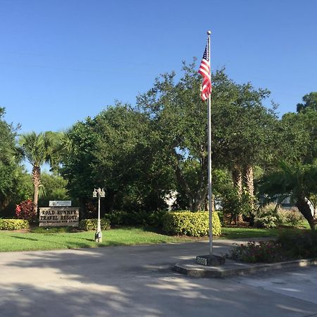 Road Runner Travel Resort Fort Pierce Exterior photo