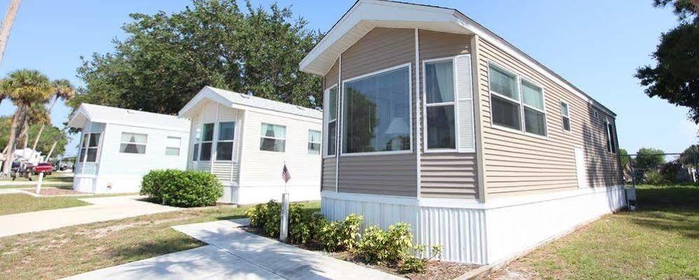 Road Runner Travel Resort Fort Pierce Exterior photo