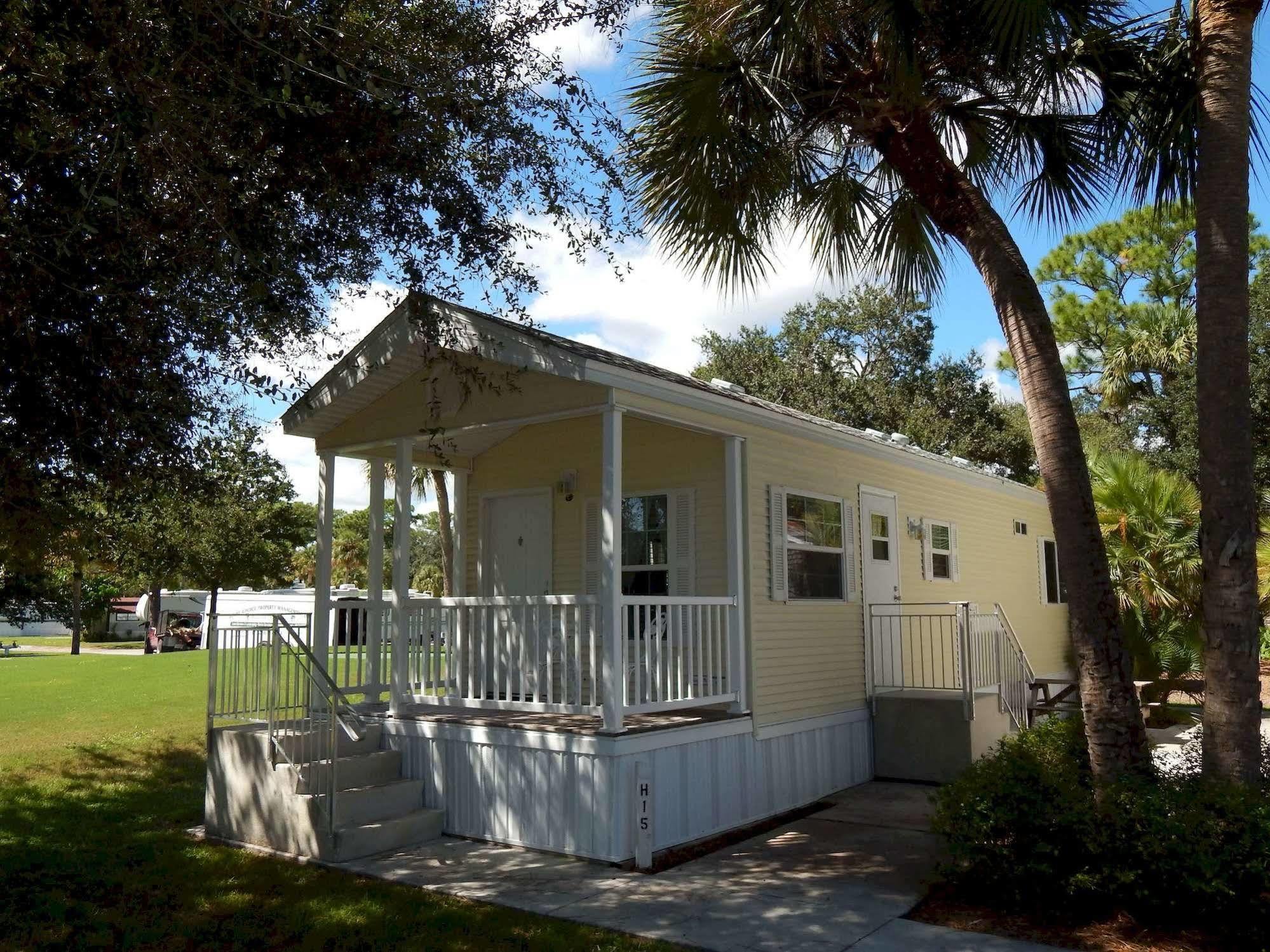 Road Runner Travel Resort Fort Pierce Exterior photo